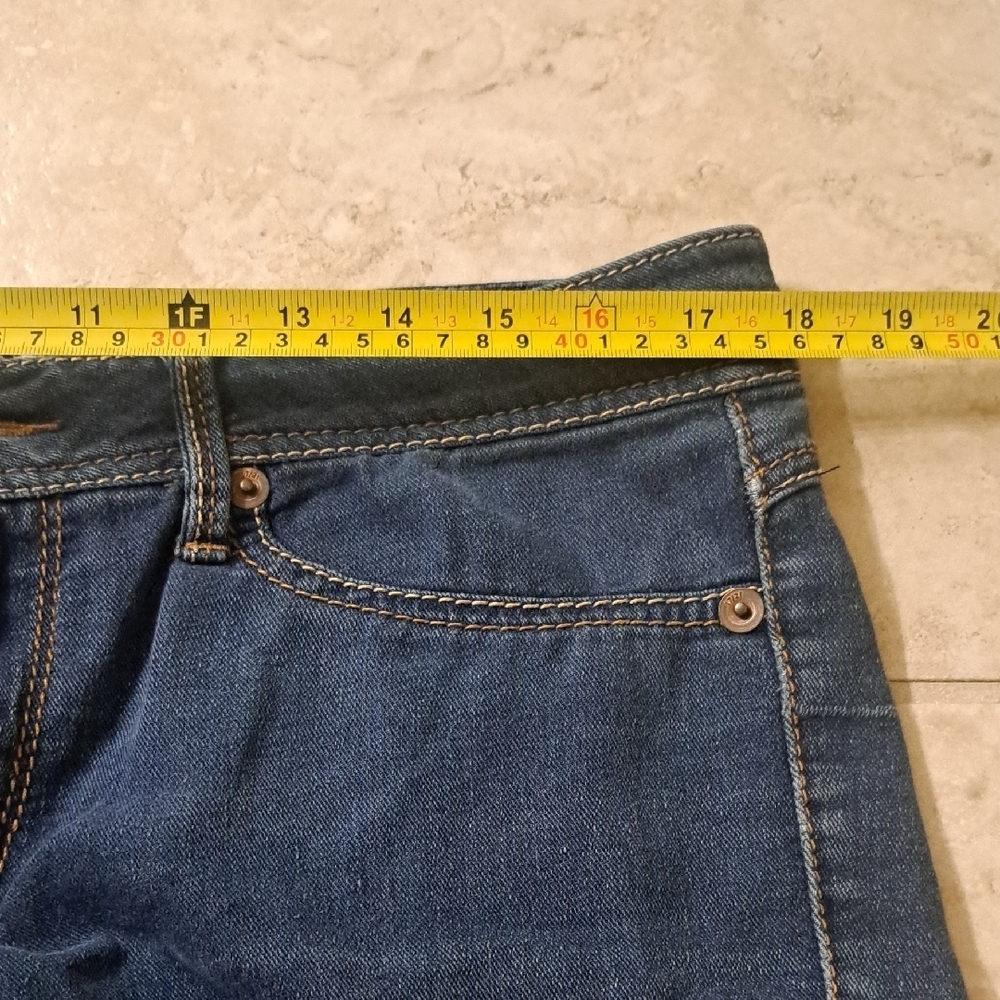 17/21 Blue Jean Capri's, Size 10 (Run Large) - Picture 4 of 5
